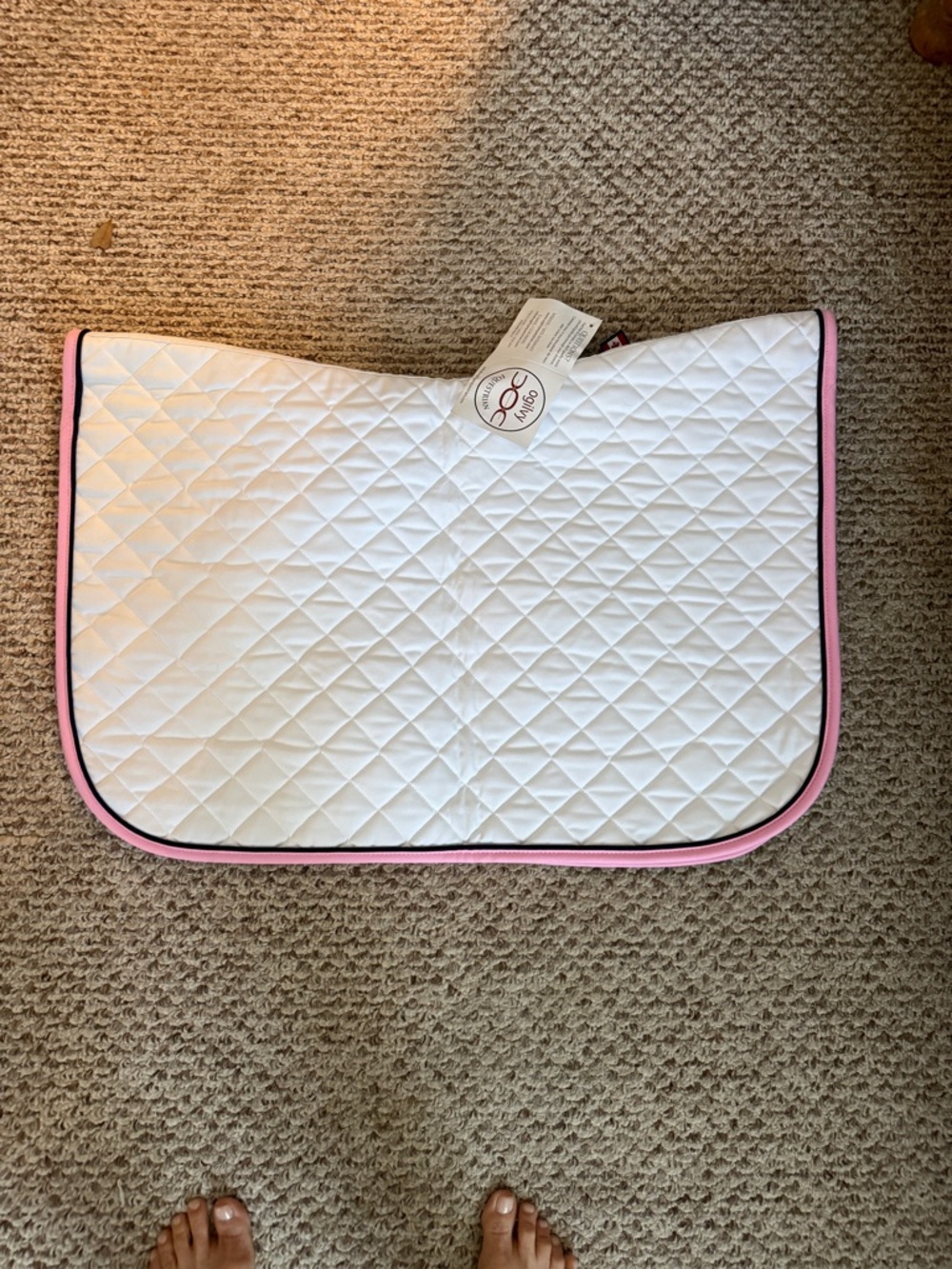 Equestrian Saddle Pad - White with Pink Trim - Unknown Brand - Picture 2 of 4